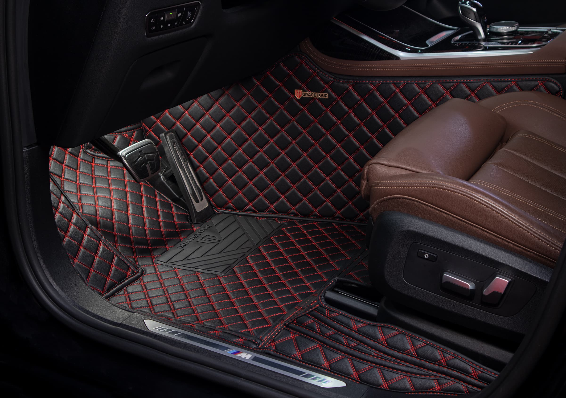 3D коврики с бортами в салон автомобиля категории Люкс чёрный с красной строчкой
